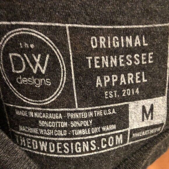 Tennessee Volunteers Football Attack DW Designs Gray T-Shirt Men's Medium NWT - Picture 4 of 4